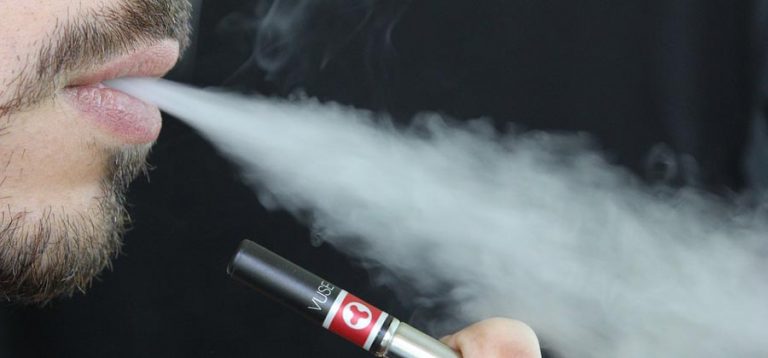 Que Pense Les Cardiologues De La Cigarette électronique L'e-cigarette augmenterait les risques de crise cardiaque